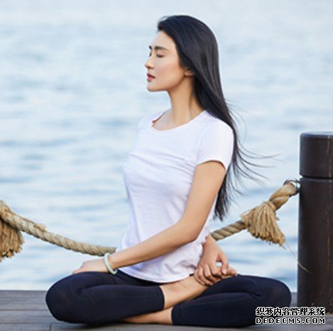 <b>杏鑫注册网站瑜伽教练热身动作一般有哪些？</b>