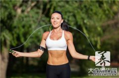 跳绳和跑步哪个减肥效果到底更好呢